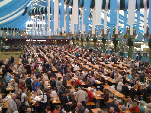 spiroktoberfest ochsenbraterei oktoberfest münchen zelt innen