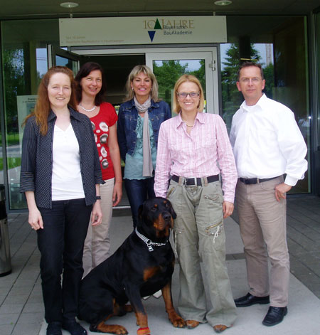 Hund in der bayerischen Bauakademie